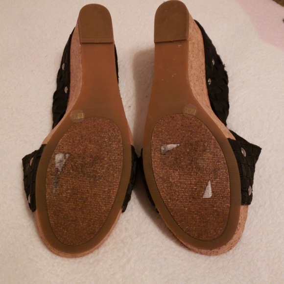 Shoes - Picture 3 of 4